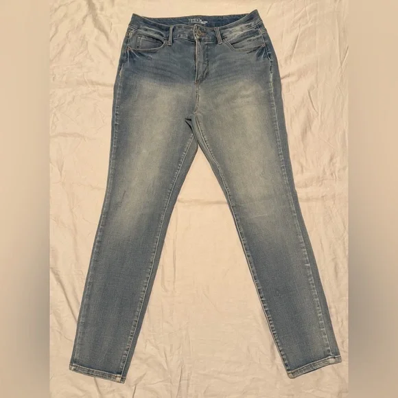 Time and Tru High Rise Skinny Jeans Medium Wash - Picture 2 of 9